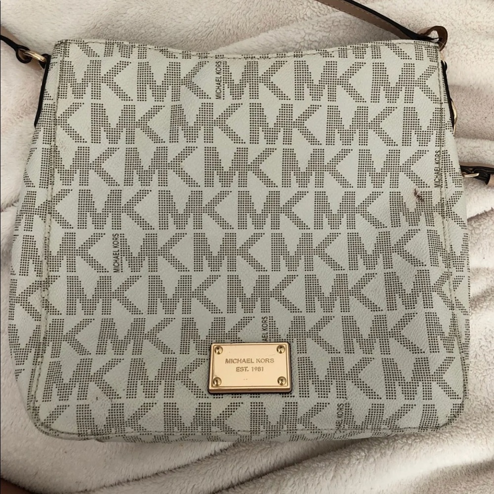 Michael kors crossbody